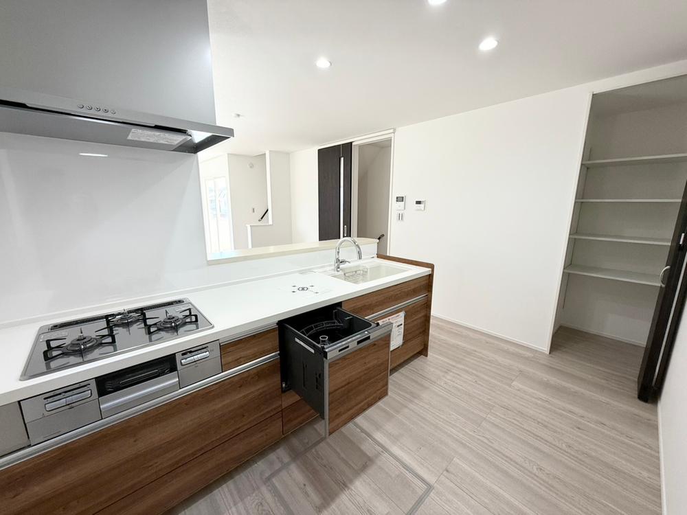 広島県広島市佐伯区五日市中央