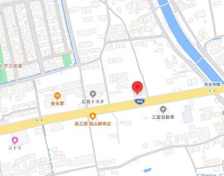 486号線沿いにあります。駐車場も複数台がありますのでお車でのお越しでも大丈夫です♪万能倉駅から徒歩約10分の位置にあります。