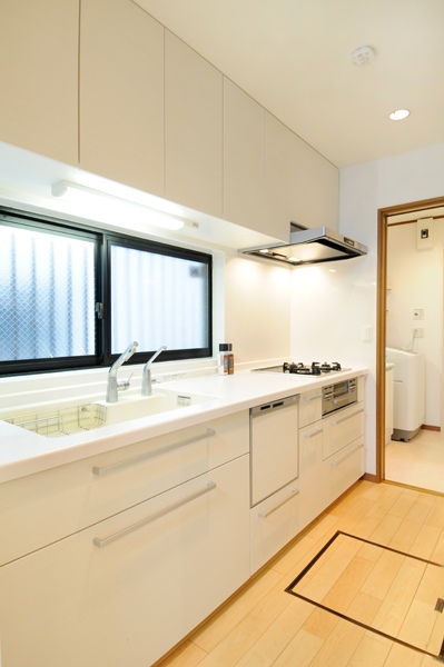 Suumo 白を基調としたキッチンで空間が格段に明るく 山商リフォームサービスの施工実例 リフォーム情報