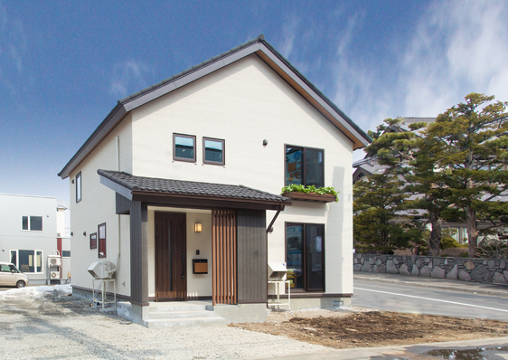 綿半林業のモデルハウス画像2